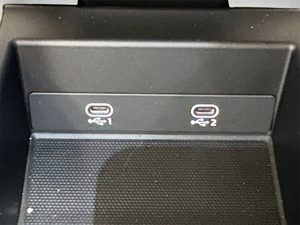 Used 2024 Porsche 911 Carrera image 28