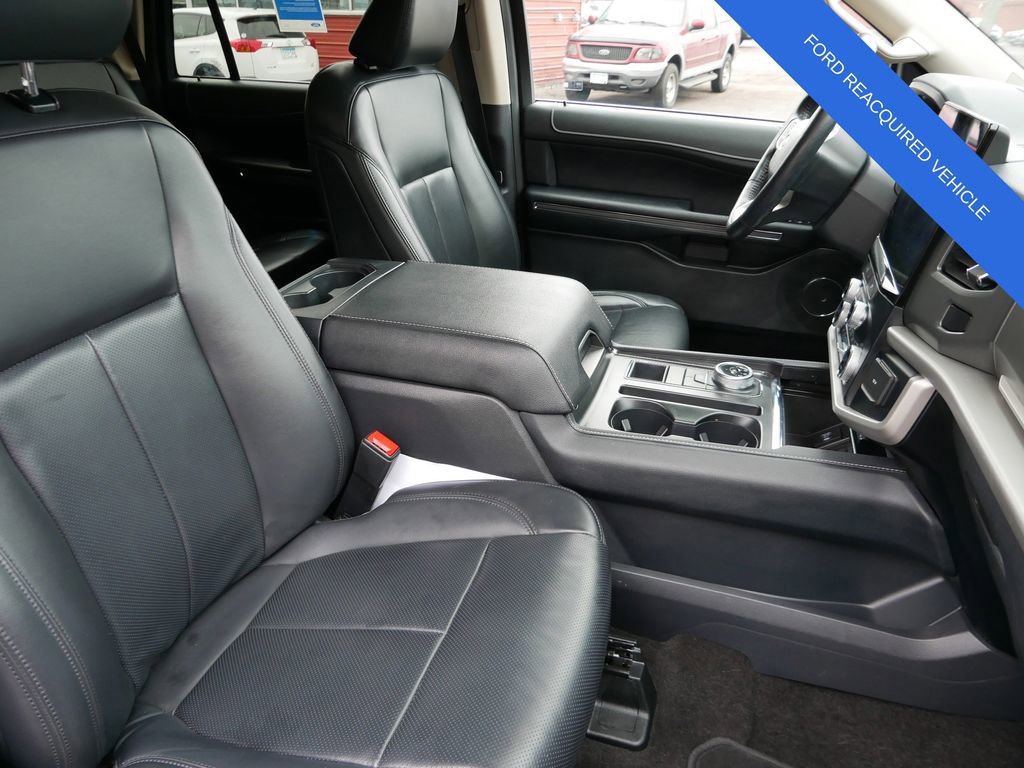 Used 2023 Ford Expedition XLT image 8