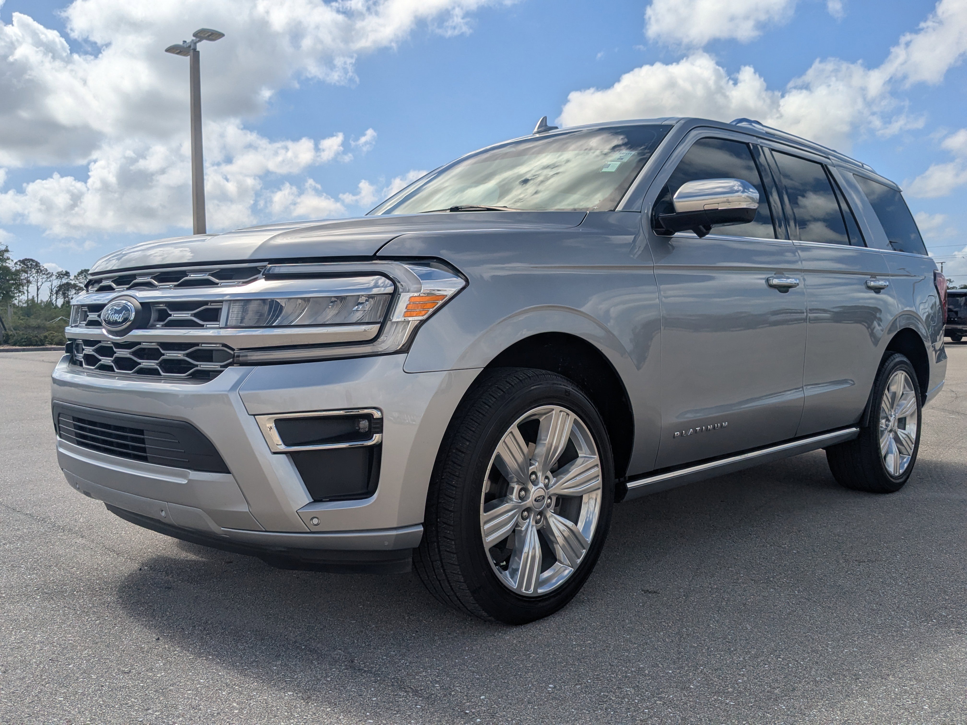 Used 2023 Ford Expedition Platinum image 9