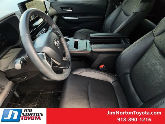 Used 2025 Toyota Sienna XLE Woodland Edition AWD/4WD image 14