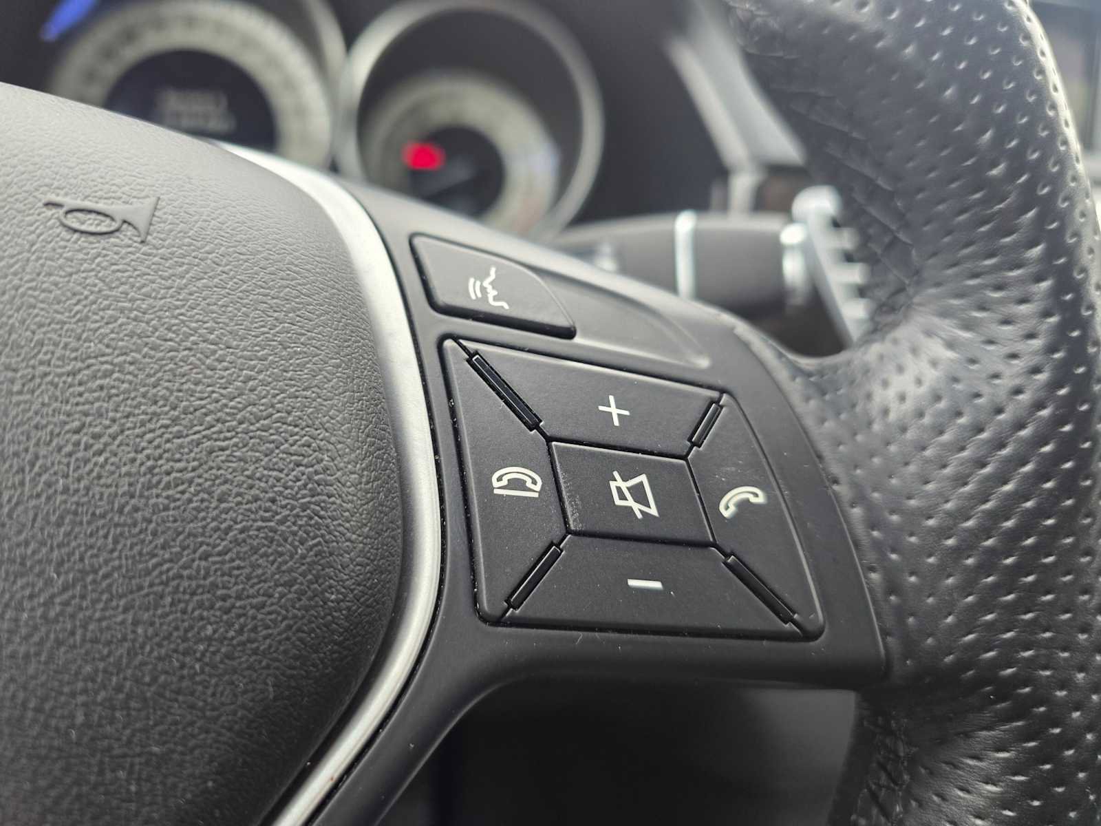 Used 2014 Mercedes-Benz E 350 Sedan image 33