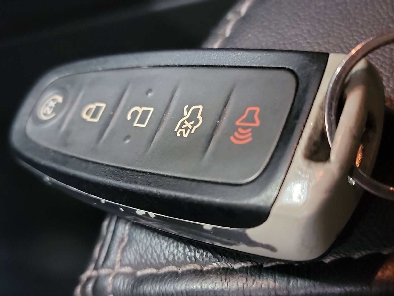 Used 2017 Ford Taurus Limited FWD image 32