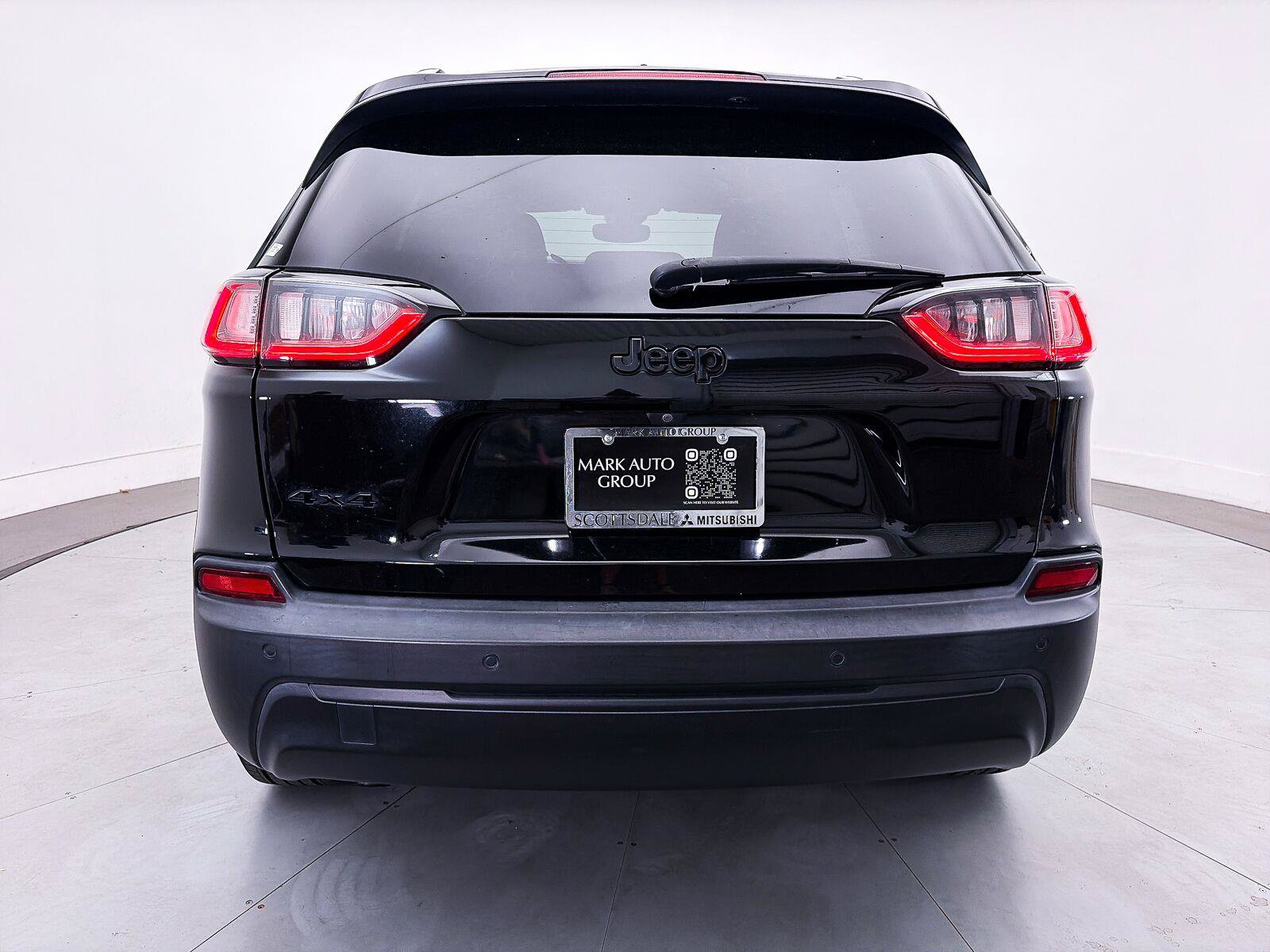 Used 2021 Jeep Cherokee Latitude Plus AWD/4WD image 15