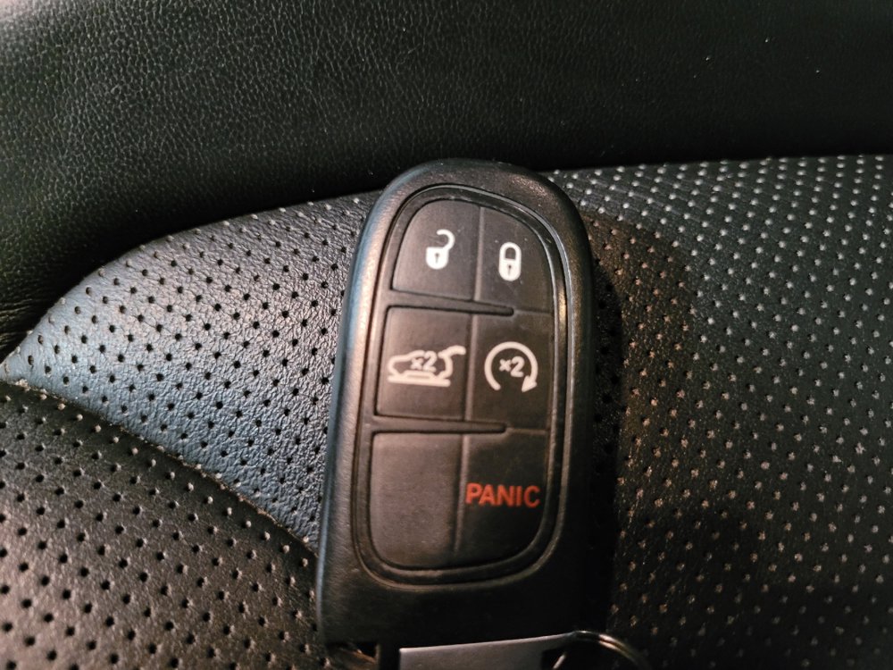 Used 2019 Jeep Cherokee Limited AWD/4WD image 32