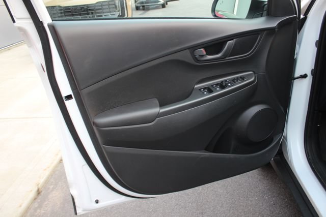 Used 2023 Hyundai Kona SEL w/ Cargo Package AWD/4WD image 18