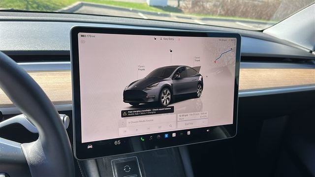 Used 2023 Tesla Model Y Long Range image 15