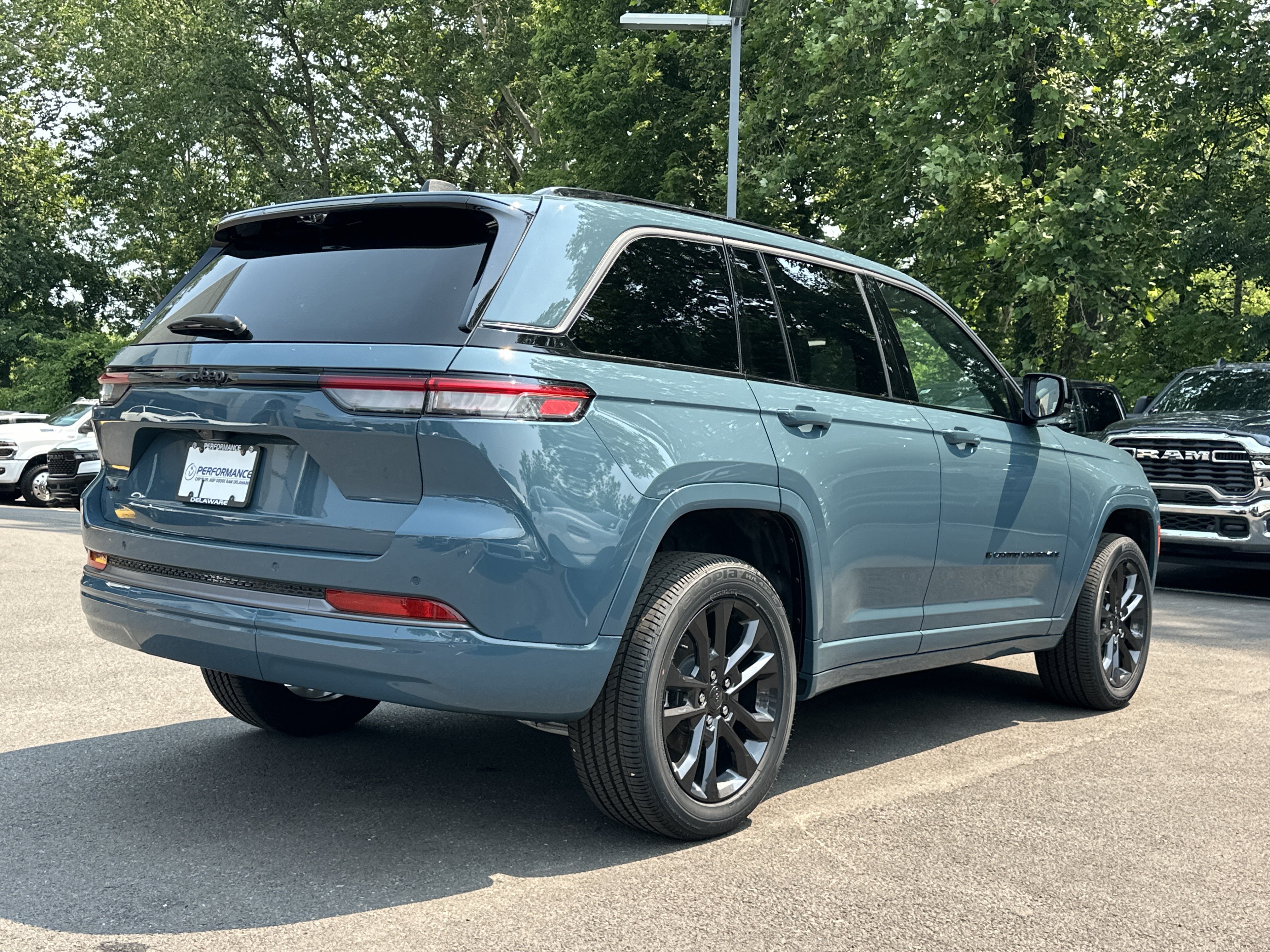 New 2026 Jeep Grand Cherokee Limited AWD/4WD image 16