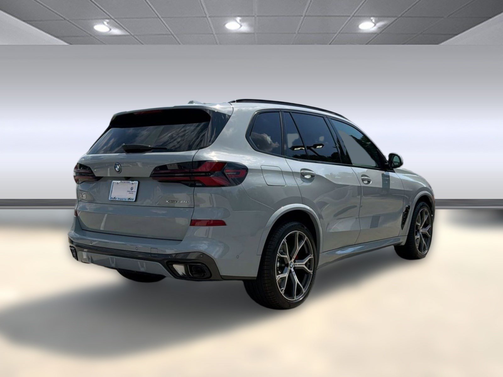 New 2026 BMW X5 xDrive50e w/ M Sport Package AWD/4WD image 8