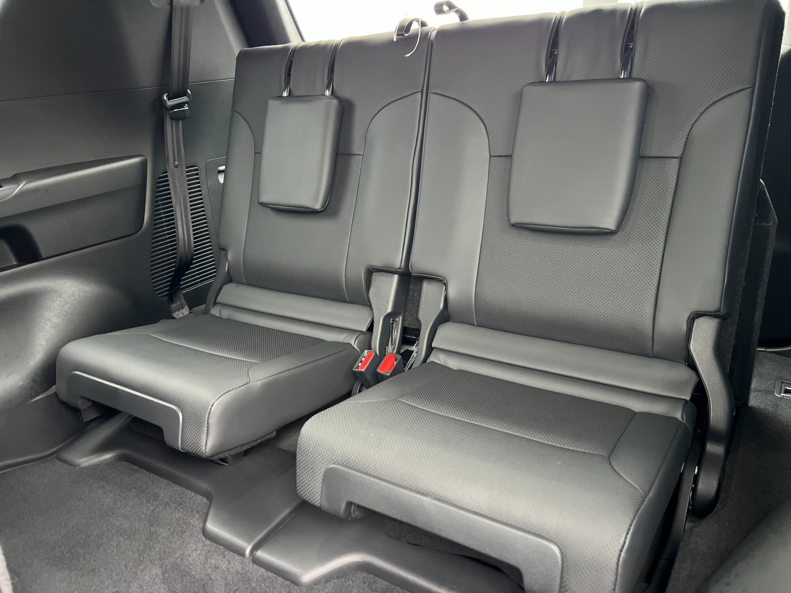 Used 2024 Lexus LX 600 4WD w/ Luxury Package image 14