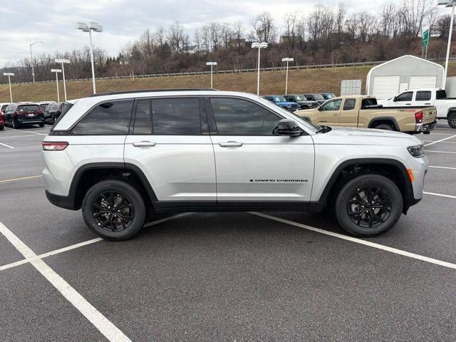 New 2026 Jeep Grand Cherokee Altitude AWD/4WD image 9
