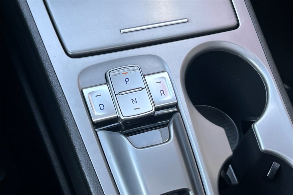 Used 2022 Hyundai Kona Limited image 23