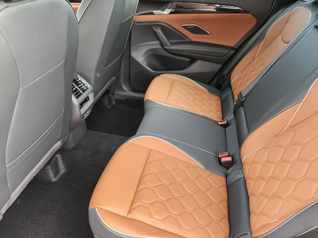 New 2026 Volkswagen Tiguan SEL R-Line image 18