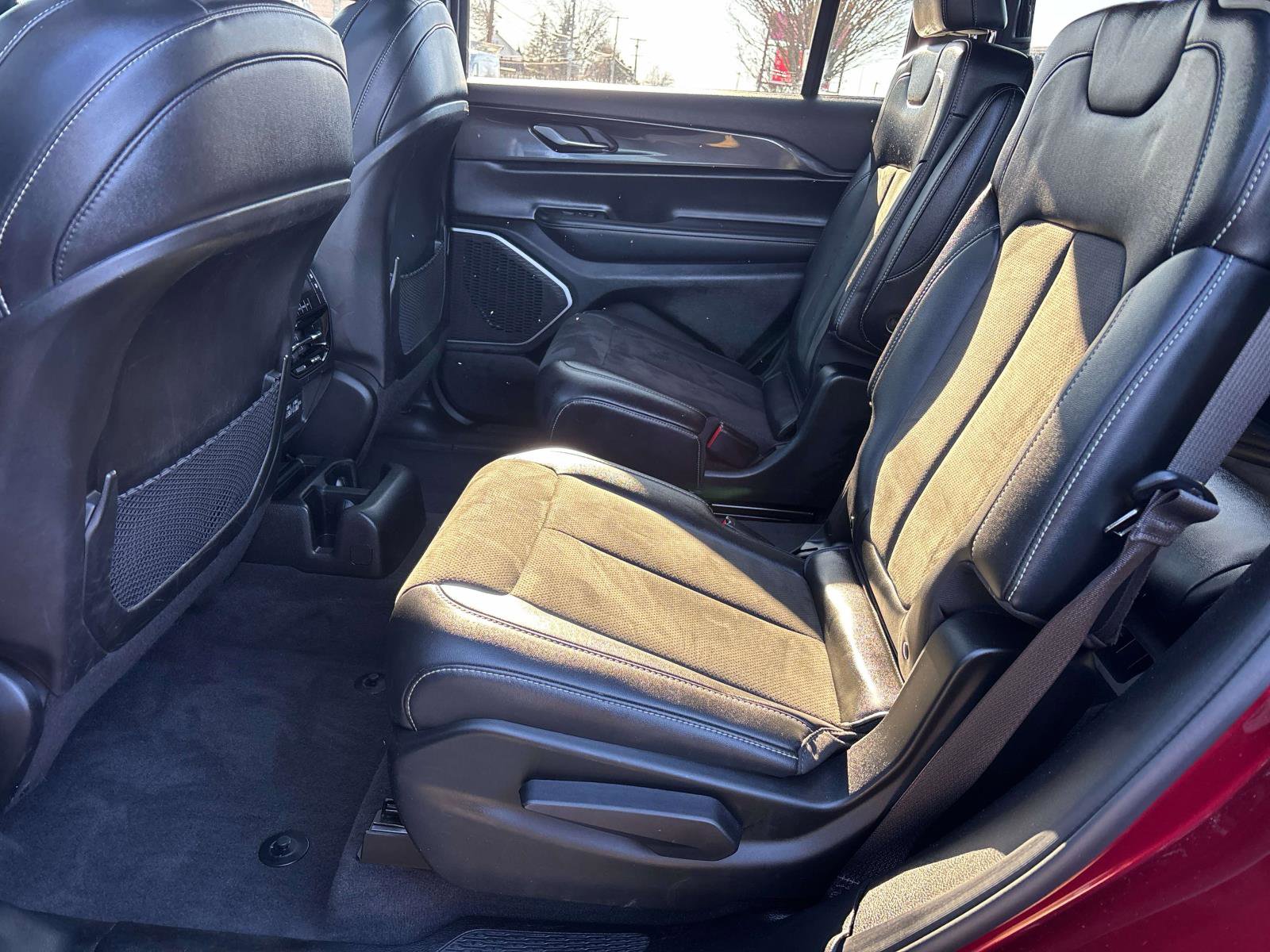 Certified 2022 Jeep Grand Cherokee L Laredo image 6