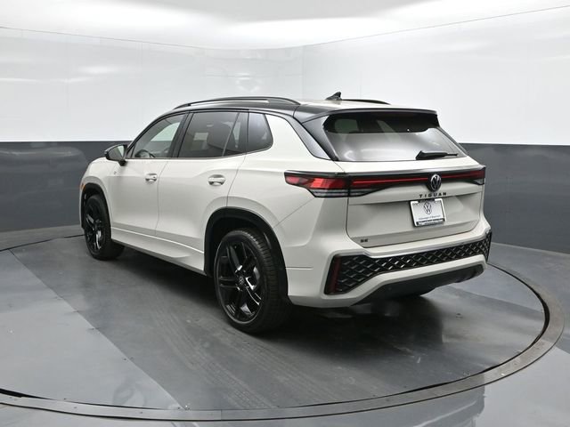 New 2026 Volkswagen Tiguan SE R-Line image 3