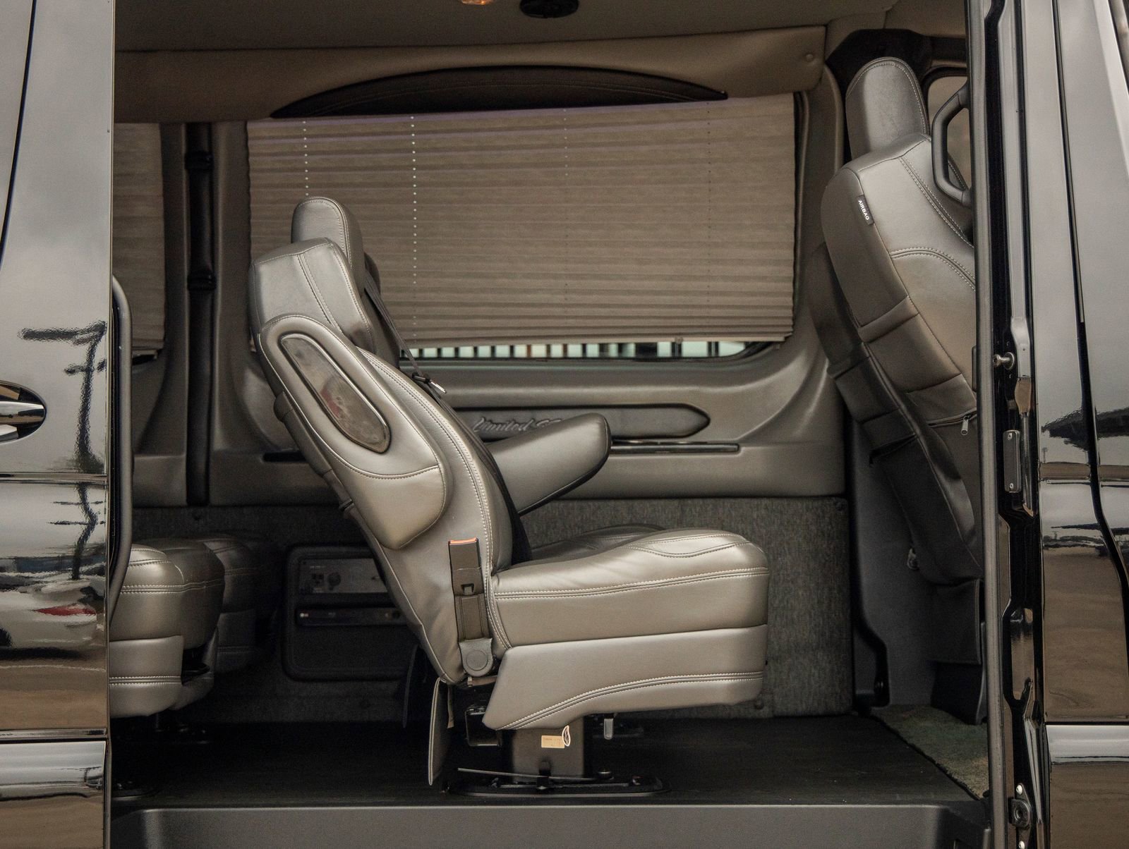 Used 2020 Mercedes-Benz Sprinter 2500 image 30