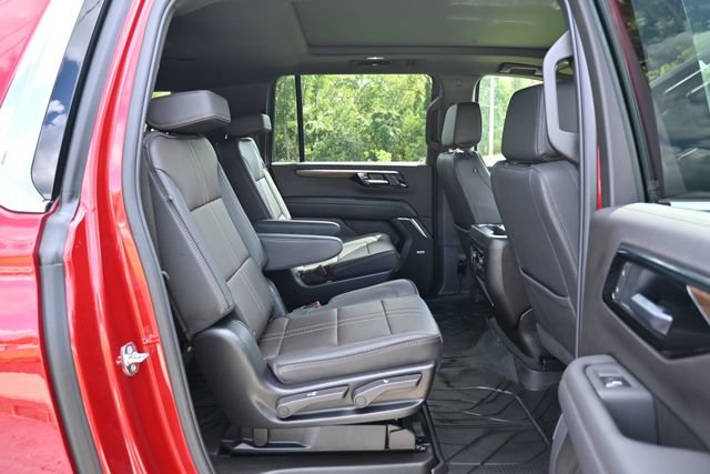 Used 2026 Chevrolet Suburban High Country AWD/4WD image 21