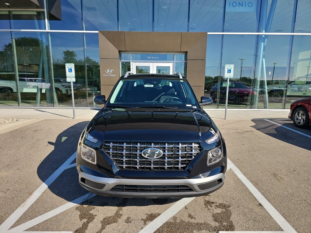 New 2026 Hyundai Venue SEL FWD image 8