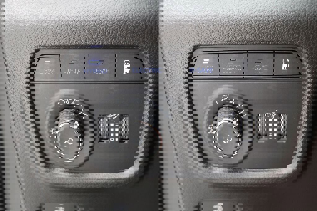 Used 2024 Jeep Grand Cherokee Limited 4xe image 28