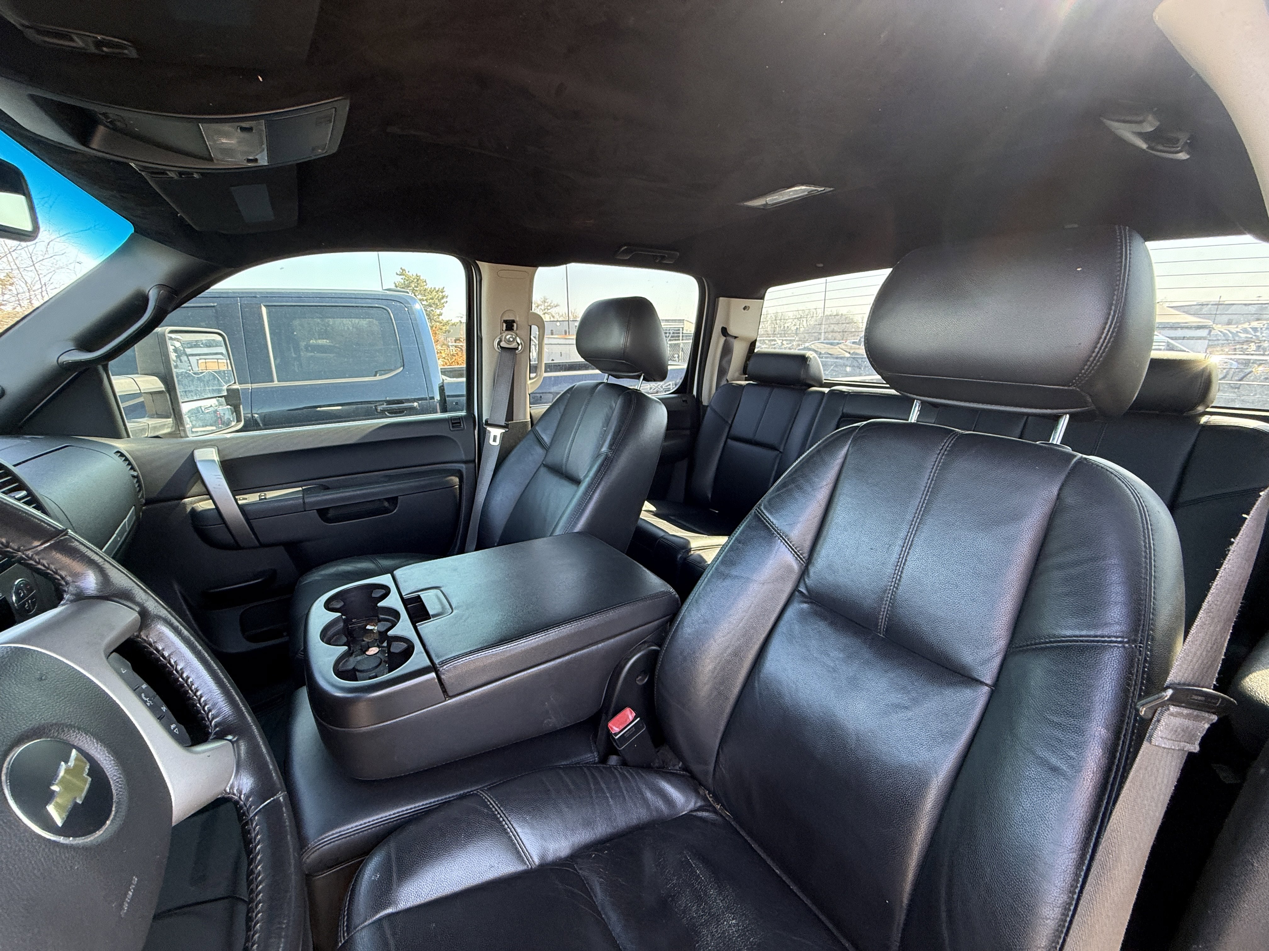 Used 2014 Chevrolet Silverado 2500 LT w/ Z71 Appearance Package AWD/4WD image 6