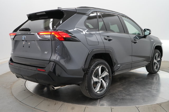 Used 2024 Toyota RAV4 SE w/ Weather & Moonroof Package AWD/4WD image 7