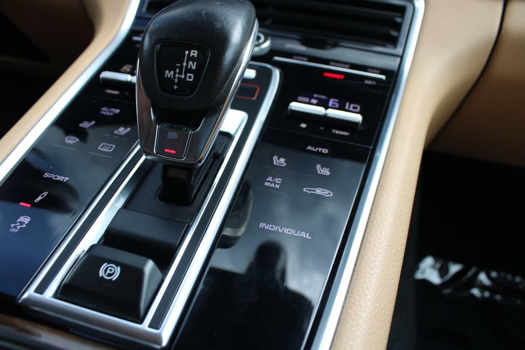 Used 2018 Porsche Panamera 4 AWD/4WD image 26