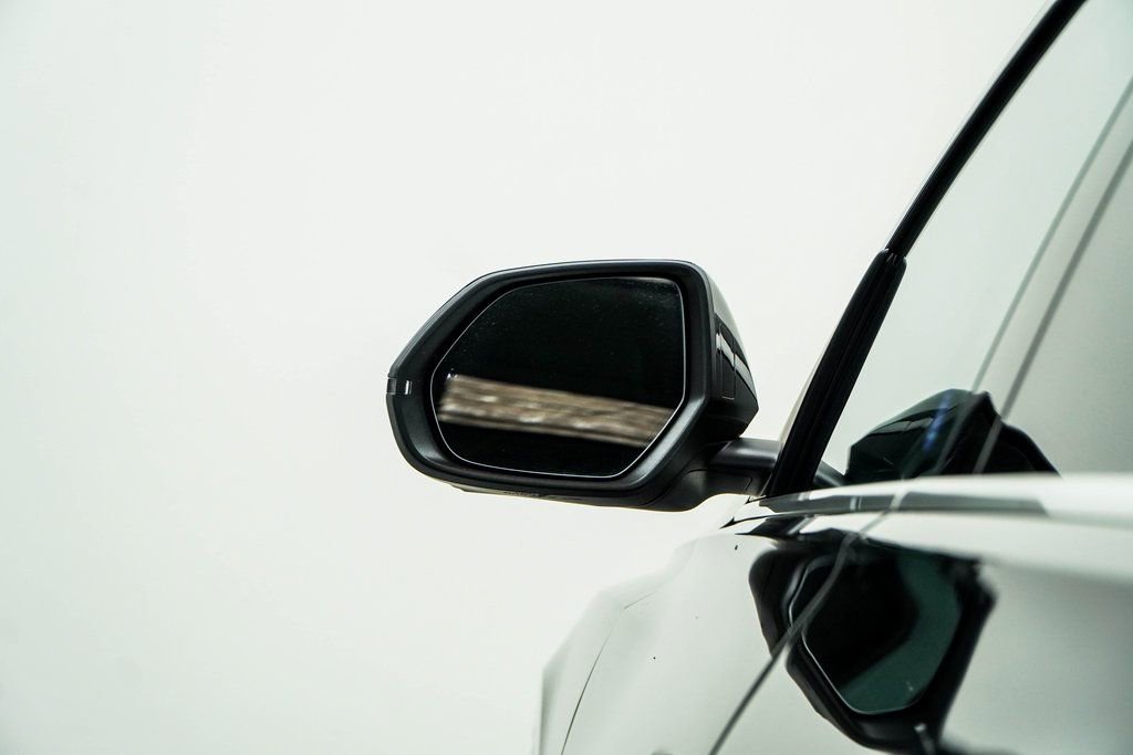 Used 2023 Audi Q8 Prestige image 14