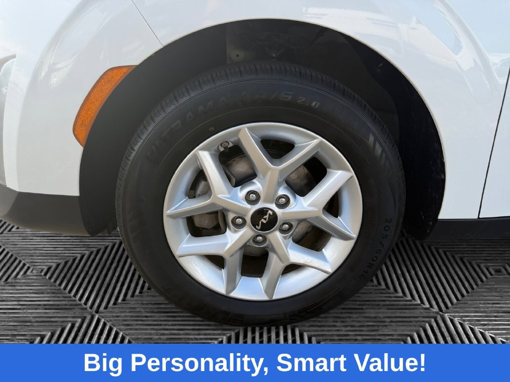Used 2024 Kia Soul LX w/ Option Group 015 FWD image 15