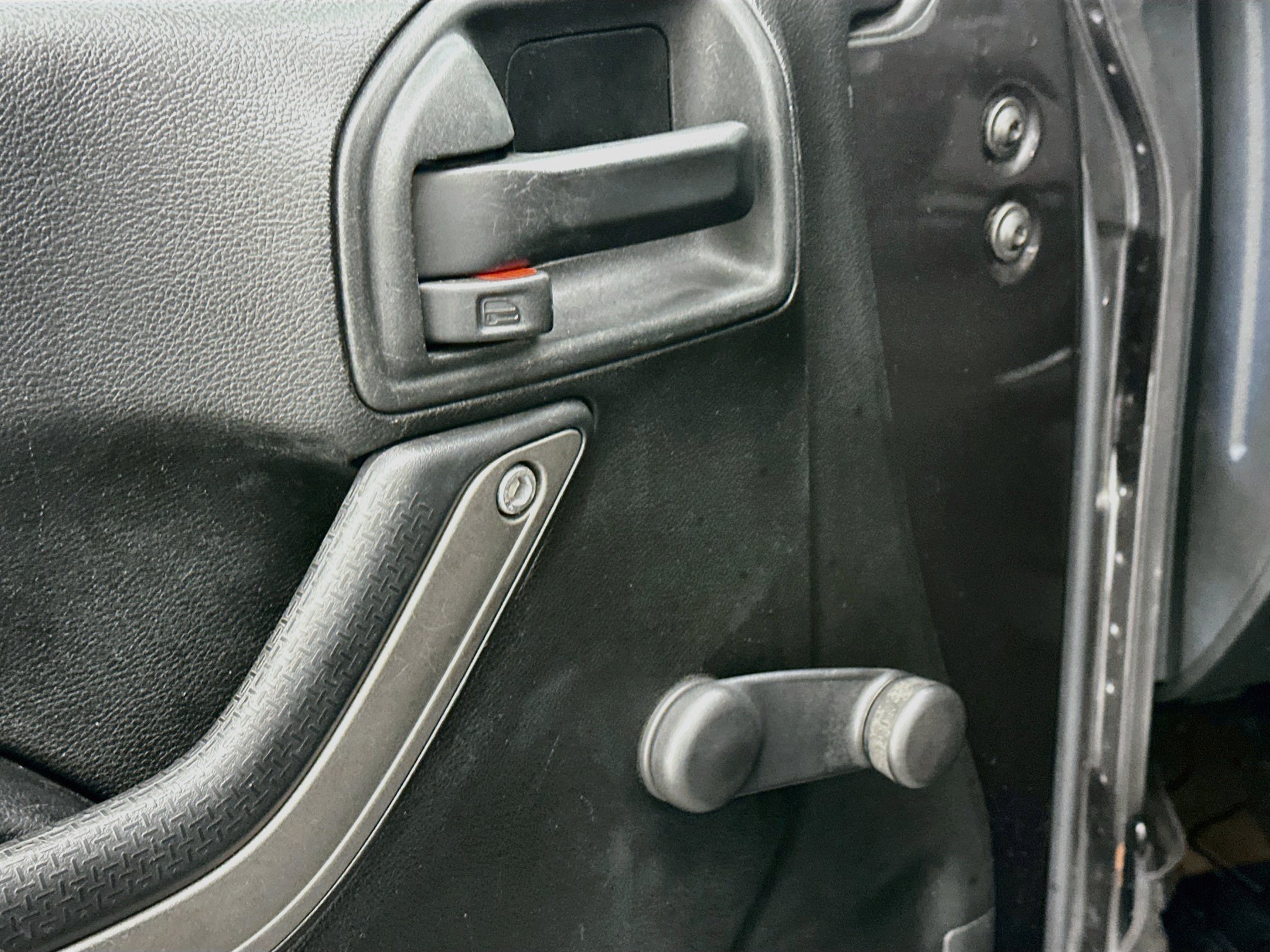 Used 2018 Jeep Wrangler Sport AWD/4WD image 15
