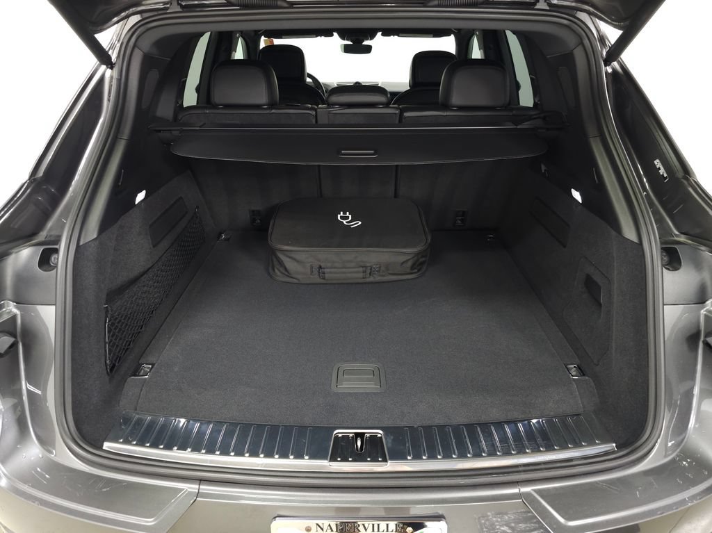 Used 2025 Porsche Cayenne E-Hybrid AWD/4WD image 5