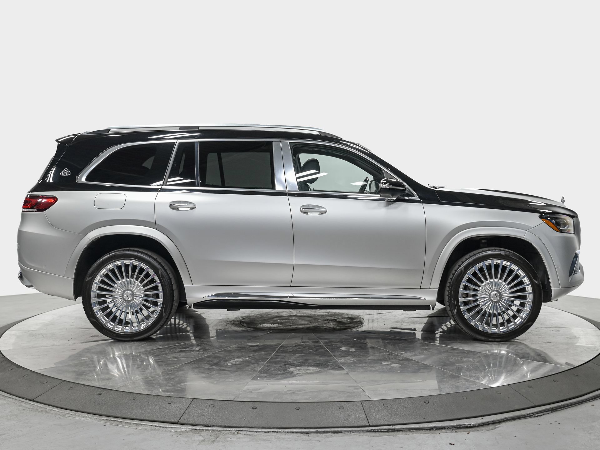 Used 2021 Mercedes-Benz Maybach GLS 600 4MATIC image 8
