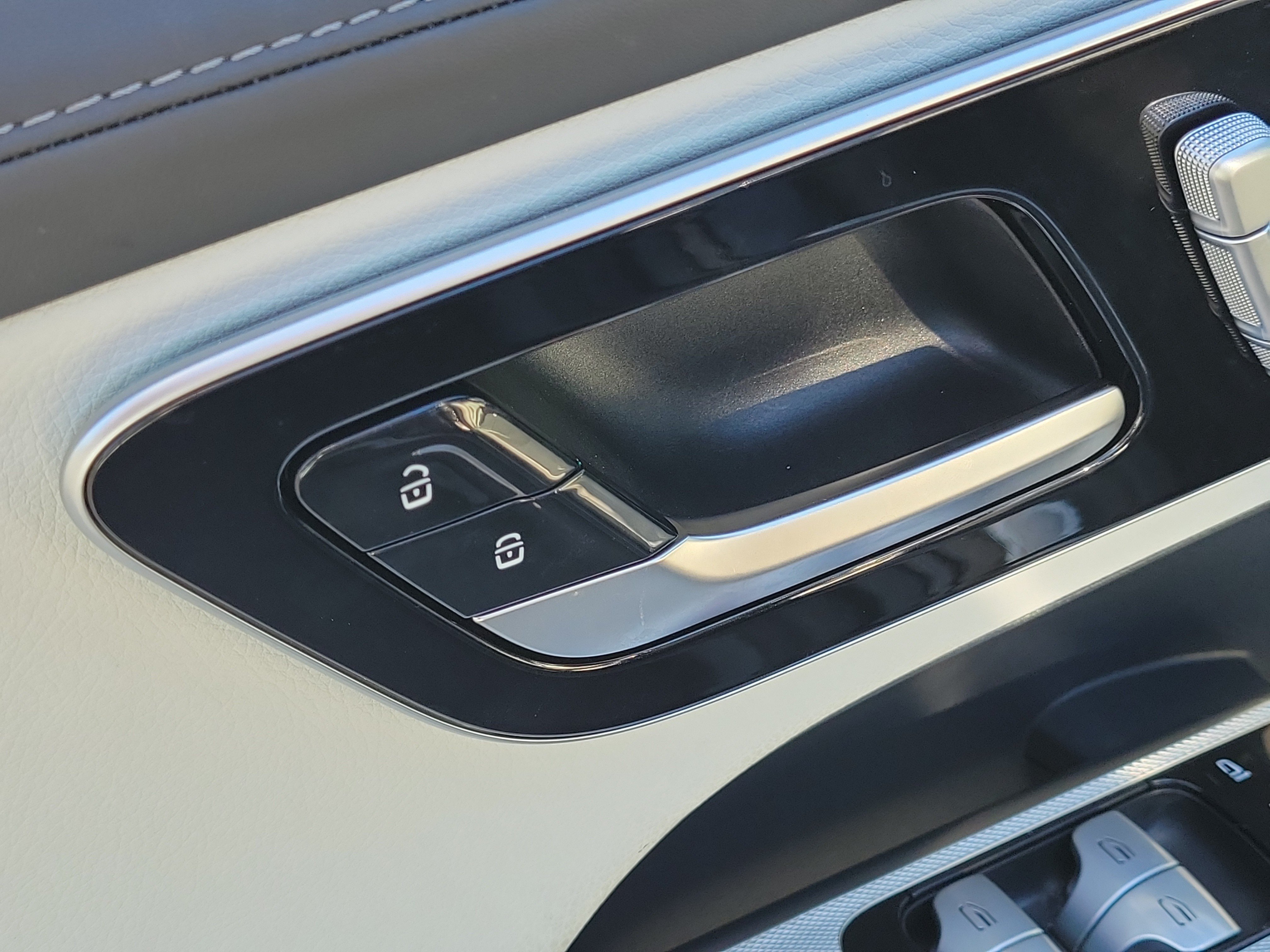 Used 2024 Mercedes-Benz GLC 300 image 19