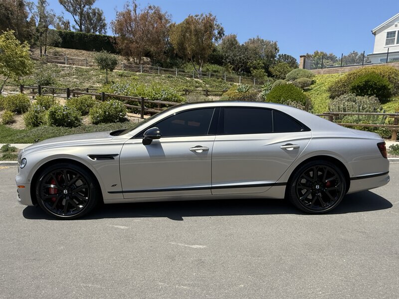 Used 2023 Bentley Flying Spur S V8 AWD/4WD image 4