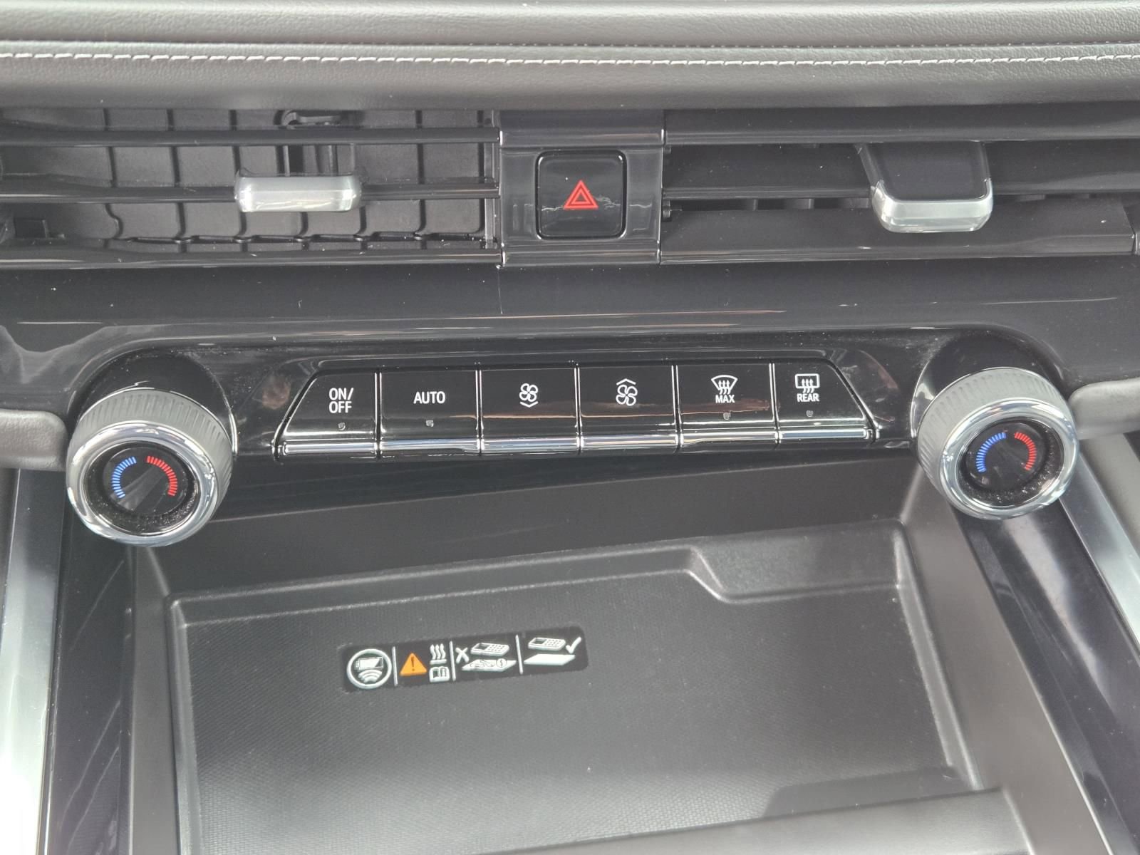 Used 2025 Chevrolet Tahoe LT AWD/4WD image 14