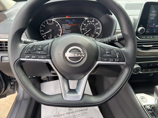 Used 2025 Nissan Altima 2.5 SV image 12