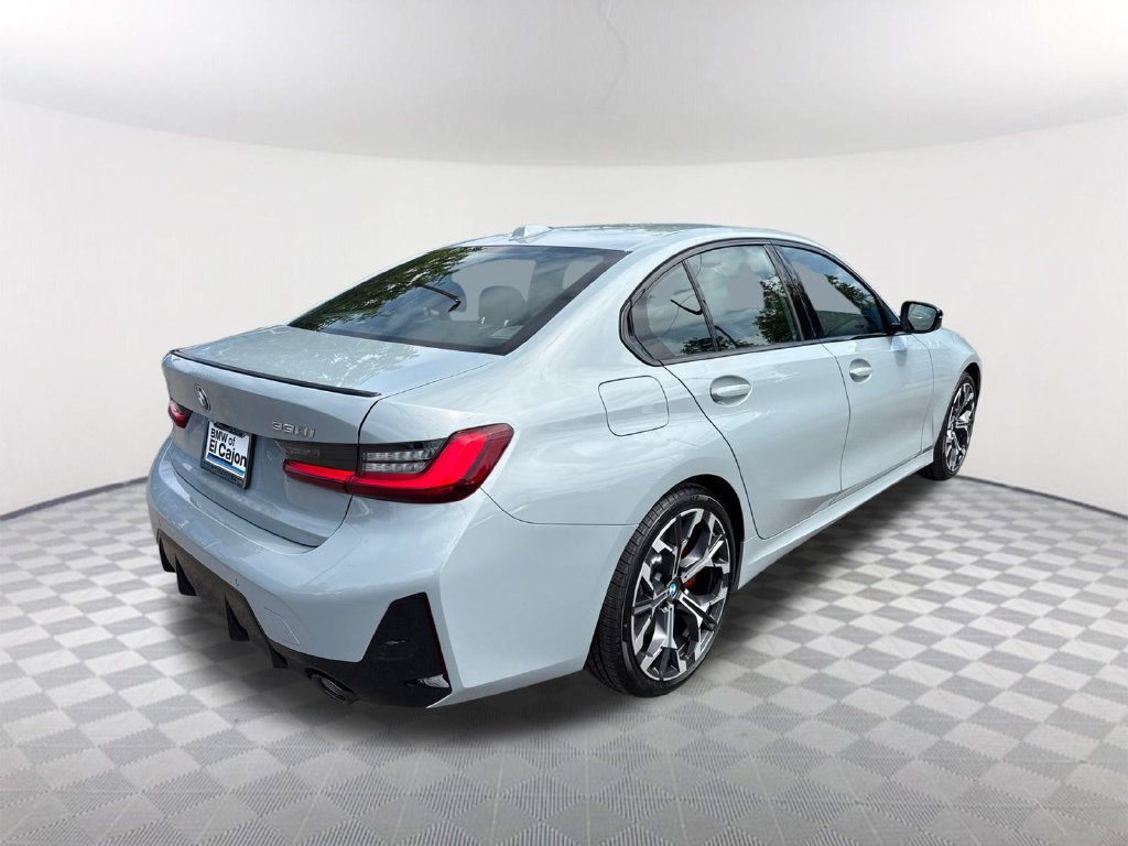 New 2026 BMW 330i Sedan w/ M Sport Package RWD image 4