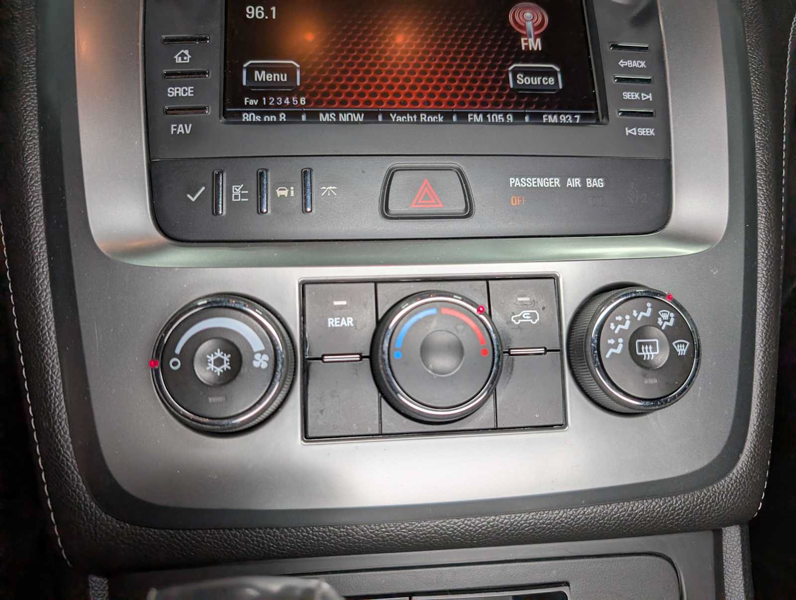Used 2015 GMC Acadia SLE AWD/4WD image 29