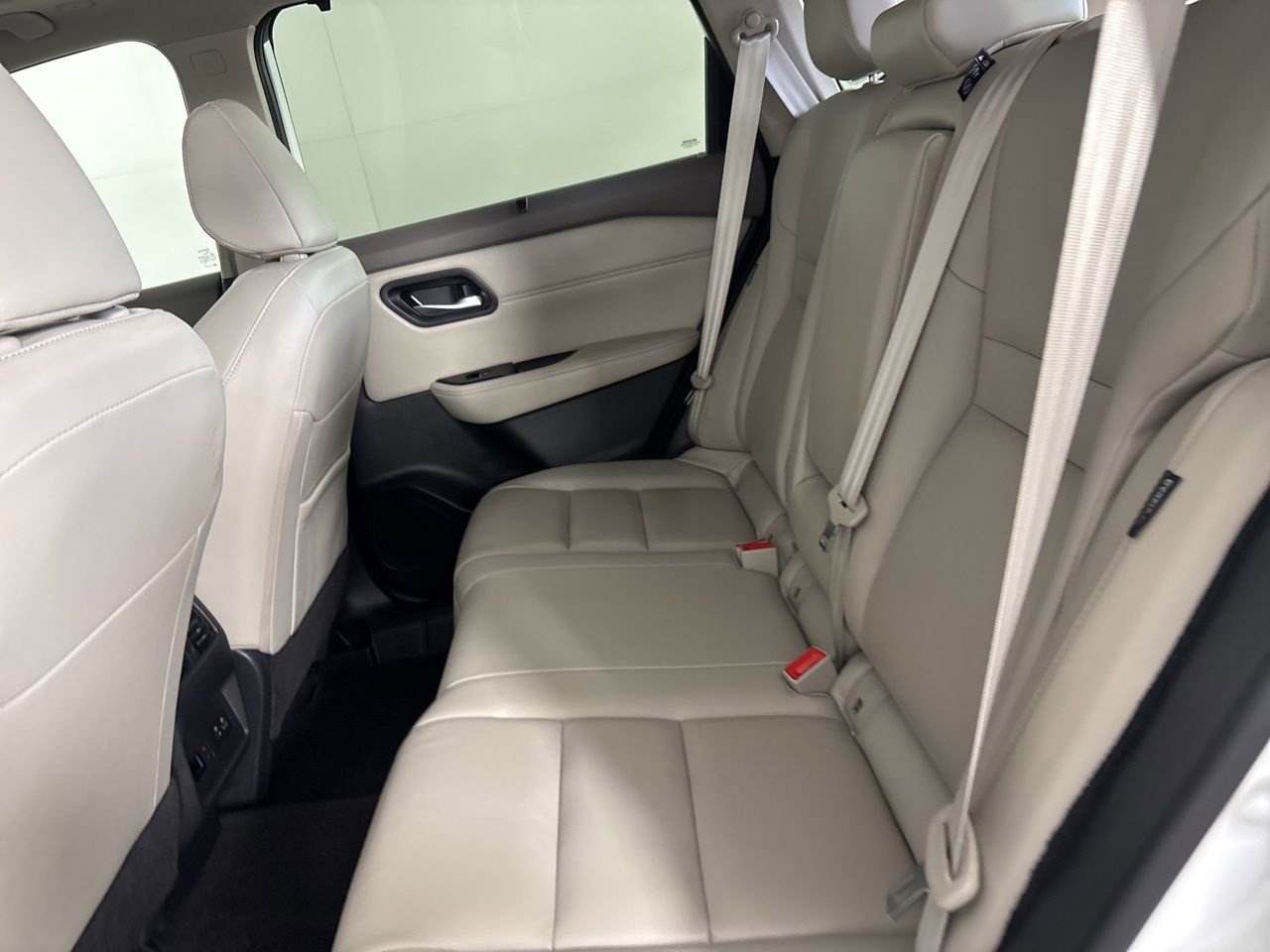 Used 2023 Nissan Rogue SL w/ SL Premium Package image 24