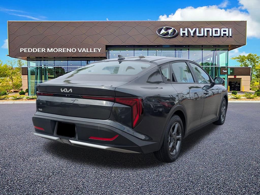 Used 2025 Kia K4 LXS image 3