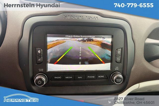 Used 2015 Jeep Renegade Latitude w/ Cold Weather Group image 18