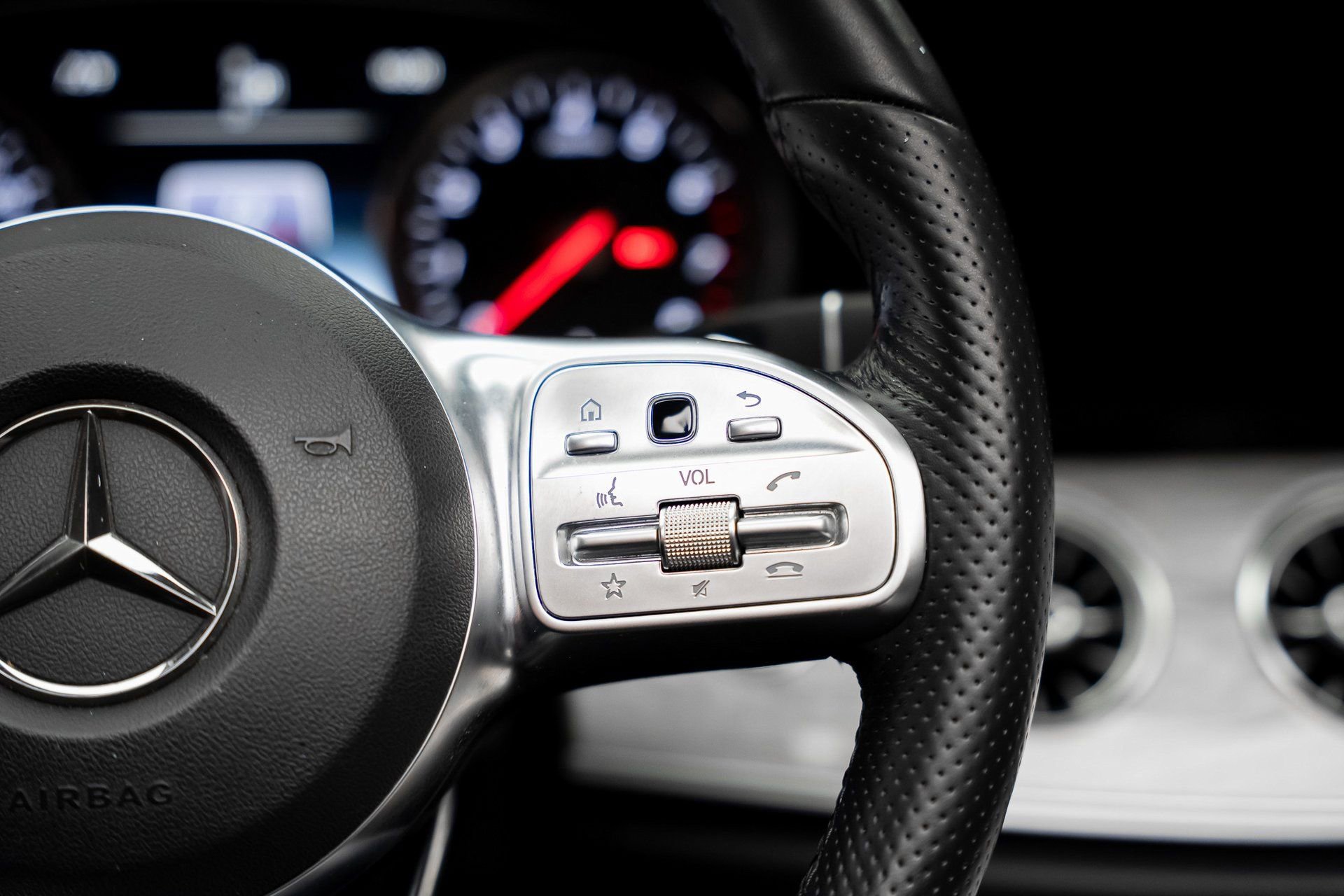 Used 2019 Mercedes-Benz E 450 4MATIC Cabriolet image 47