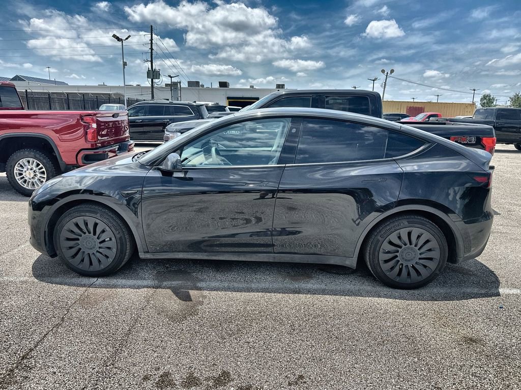 Used 2025 Tesla Model Y Long Range AWD/4WD image 3