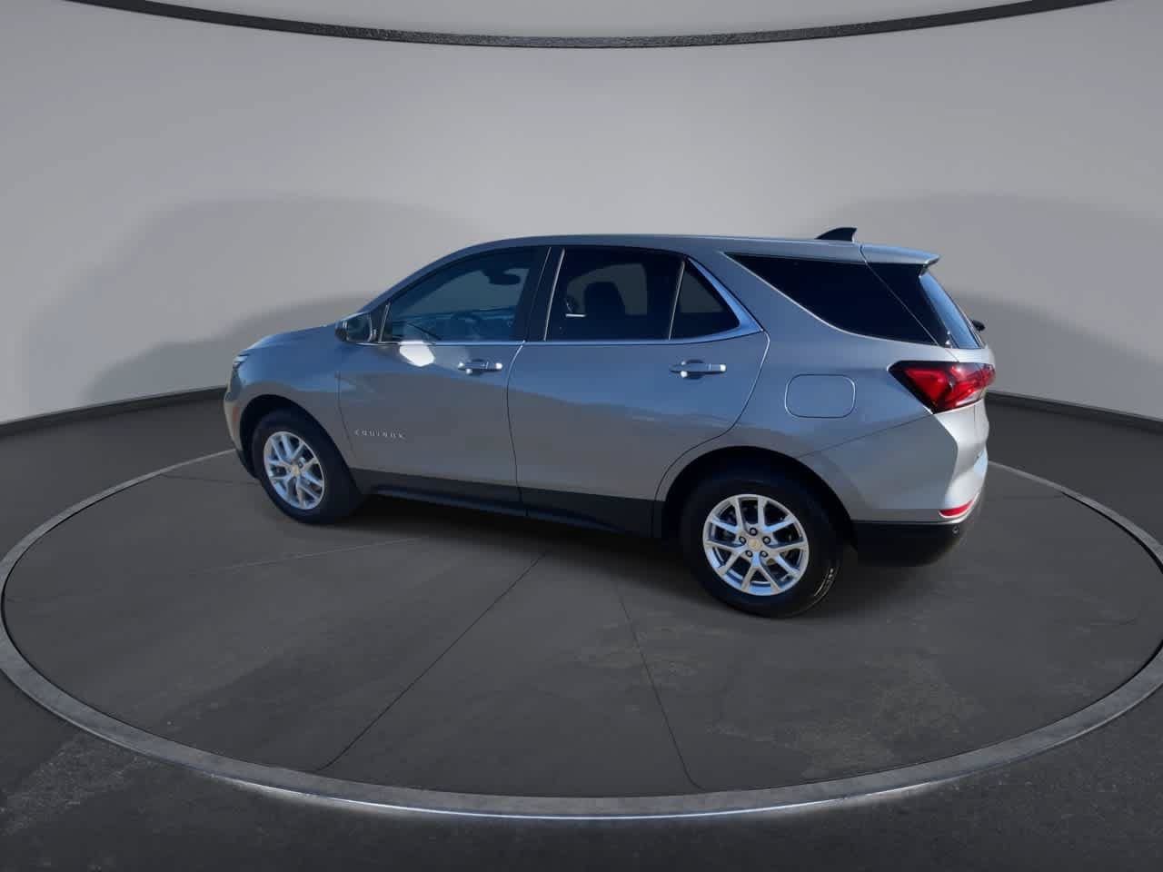 Used 2024 Chevrolet Equinox LT AWD/4WD image 6