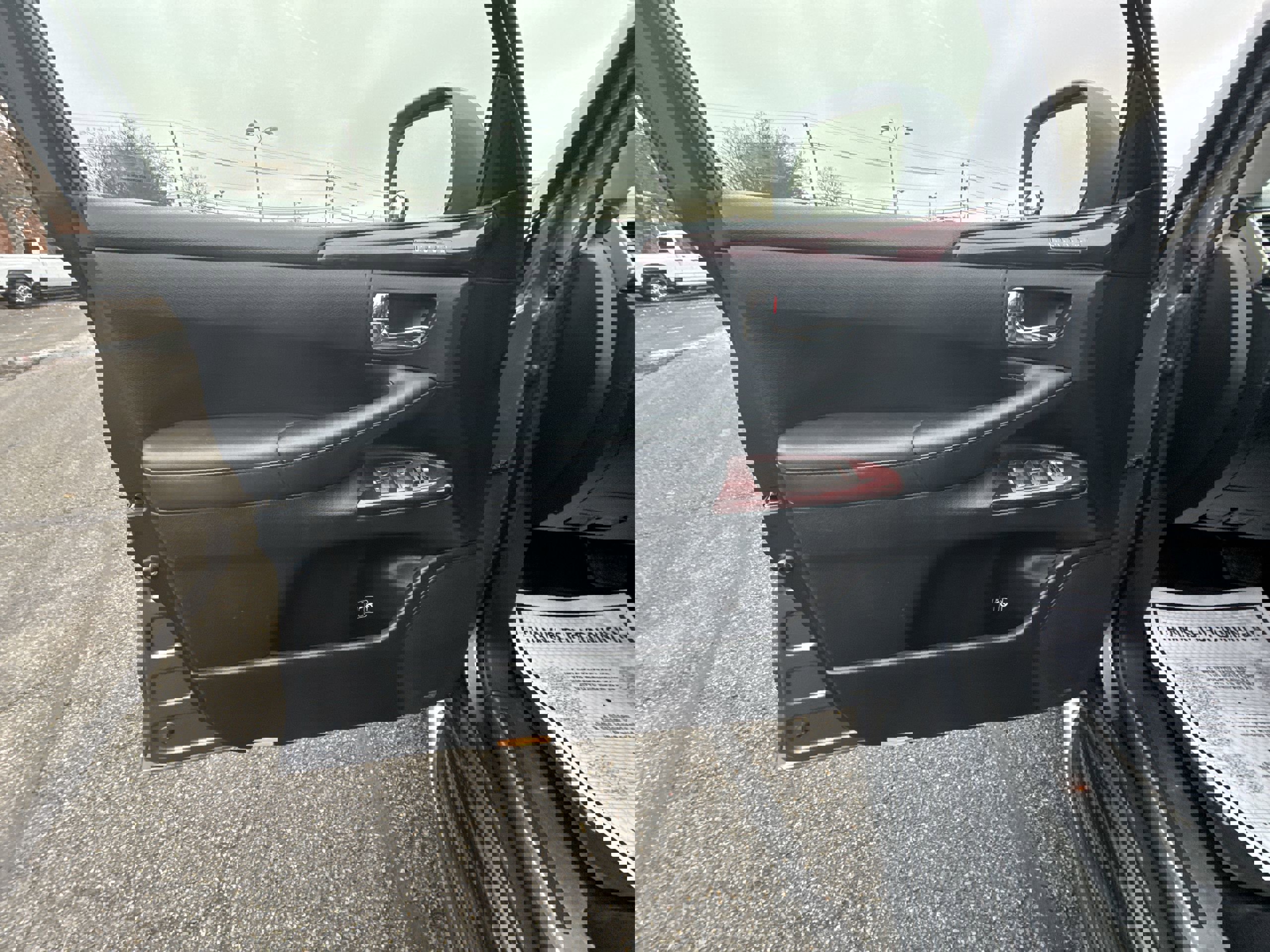 Used 2015 Lexus LX 570 4WD w/ Luxury Package image 23