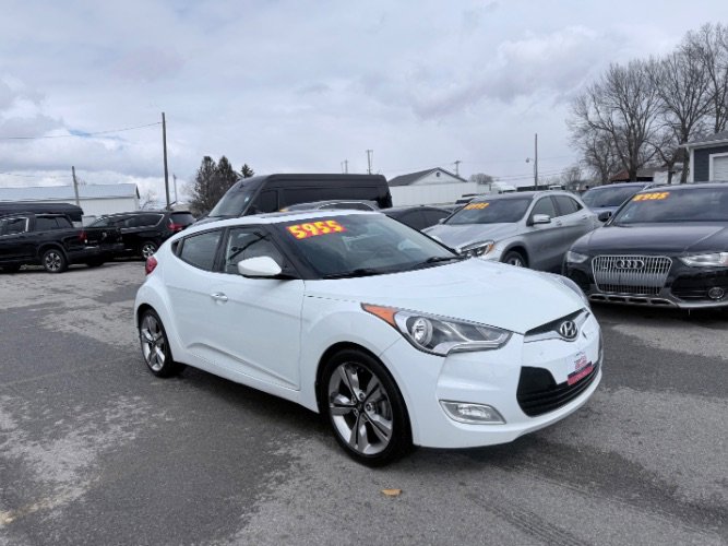 Used 2016 Hyundai Veloster w/ Option Group 02 image 2