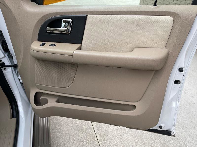 Used 2006 Ford Expedition Eddie Bauer image 44
