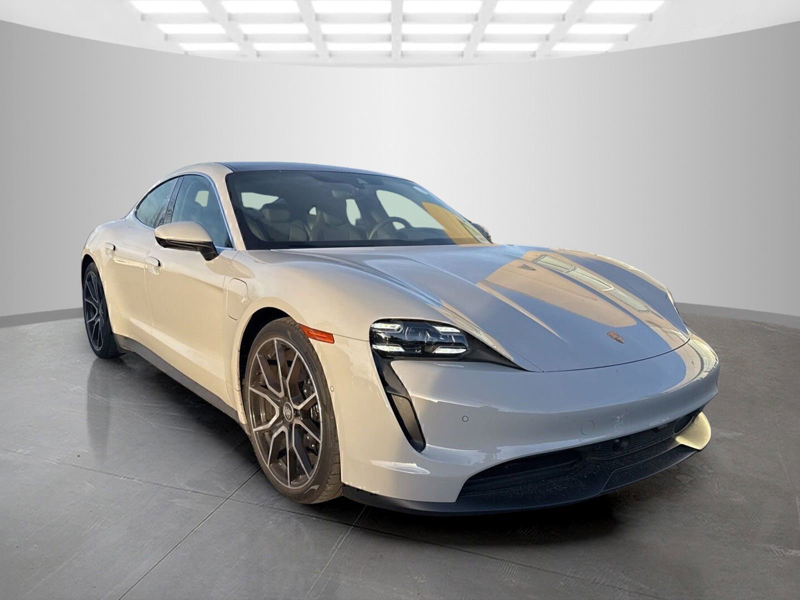 Used 2024 Porsche Taycan 4S image 3