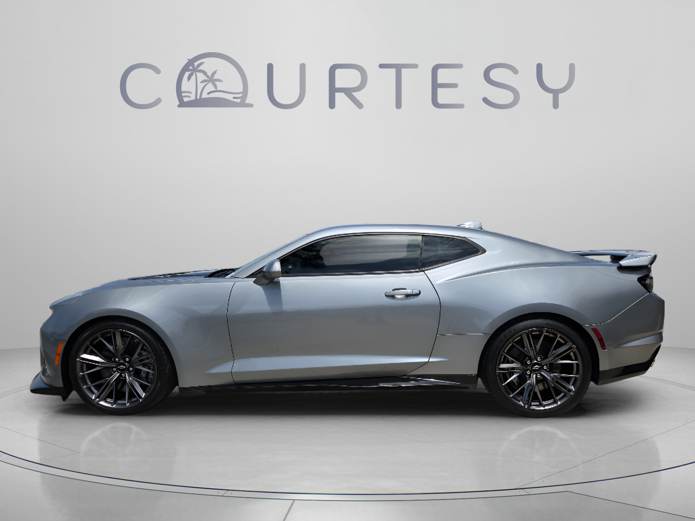 Used 2023 Chevrolet Camaro ZL1 RWD image 2