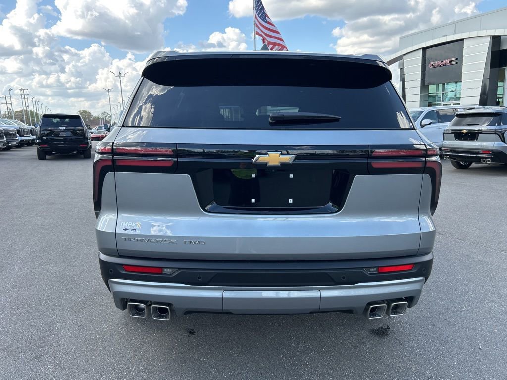 Used 2026 Chevrolet Traverse LT image 4