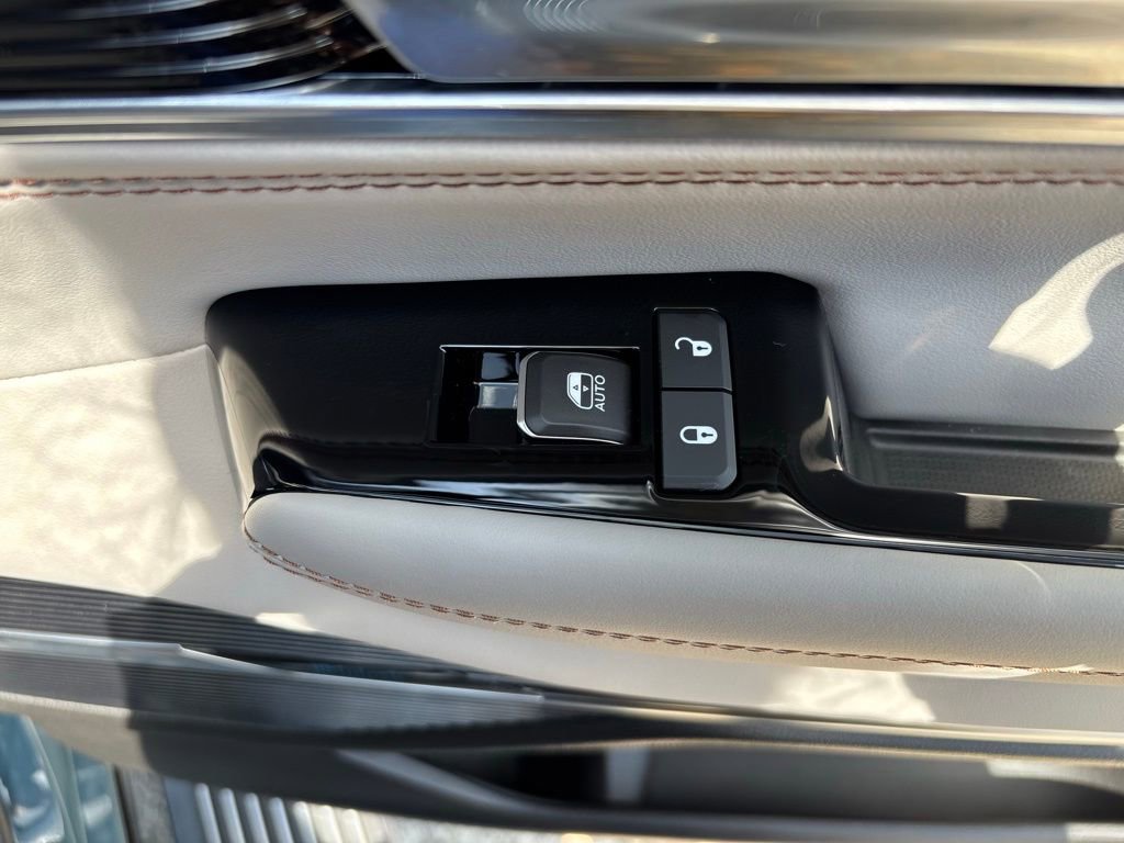 New 2026 Jeep Grand Wagoneer L Summit AWD/4WD image 31