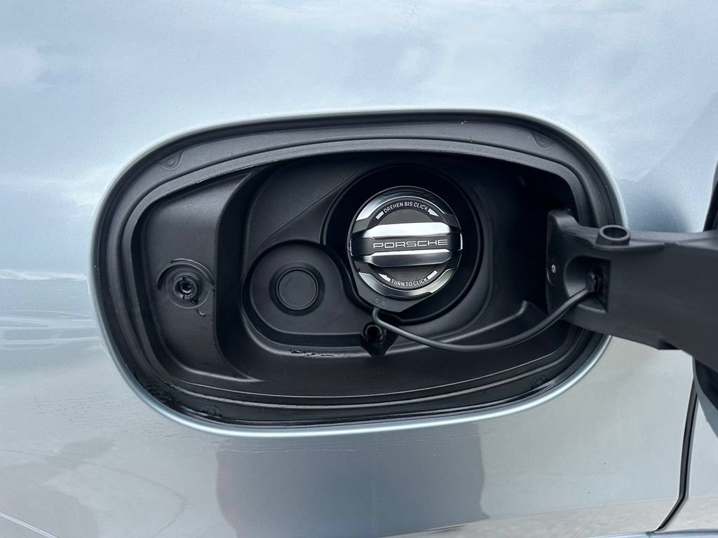 Certified 2026 Porsche Cayenne E-Hybrid Coupe AWD/4WD image 44